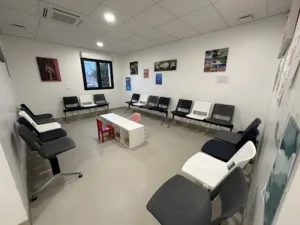 LESCENE JULIE à Louviers