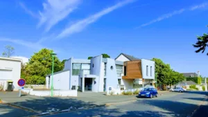 ALFONSI-VUITEL : Béatrice (la mère) Marie (la fille) à Mûrs-Erigné