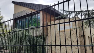 Childhood Home à Brétigny-sur-Orge