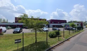 Adam Florence à Cléon