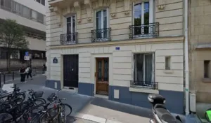 Relier Delphine à Paris