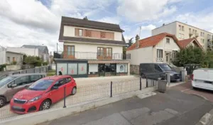 Nourine soria à Vitry-sur-Seine