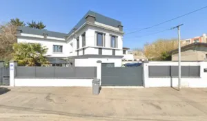 Infirmière libérale Sarah HAMDI à Vaulx-en-Velin