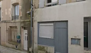 Les petites abeilles . à Fontenay-le-Comte